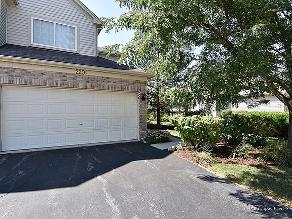 3rd image of 220 Courtland Dr Unit F