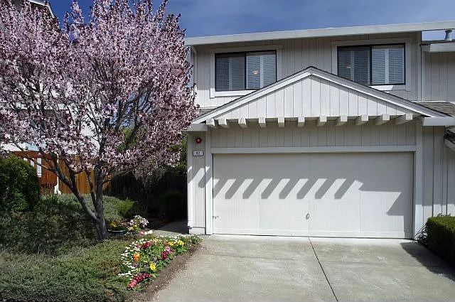 42 Cedarwood Ln photo 1