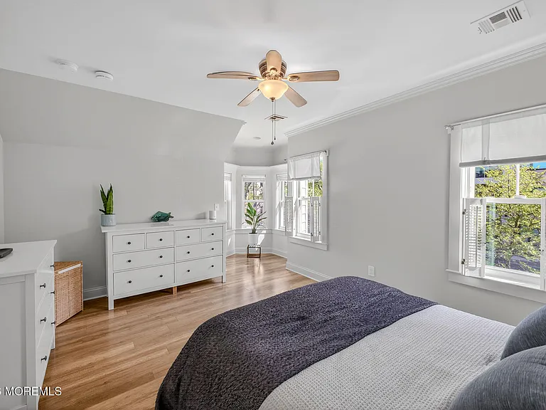 403 Sewall Ave — Photo 15
