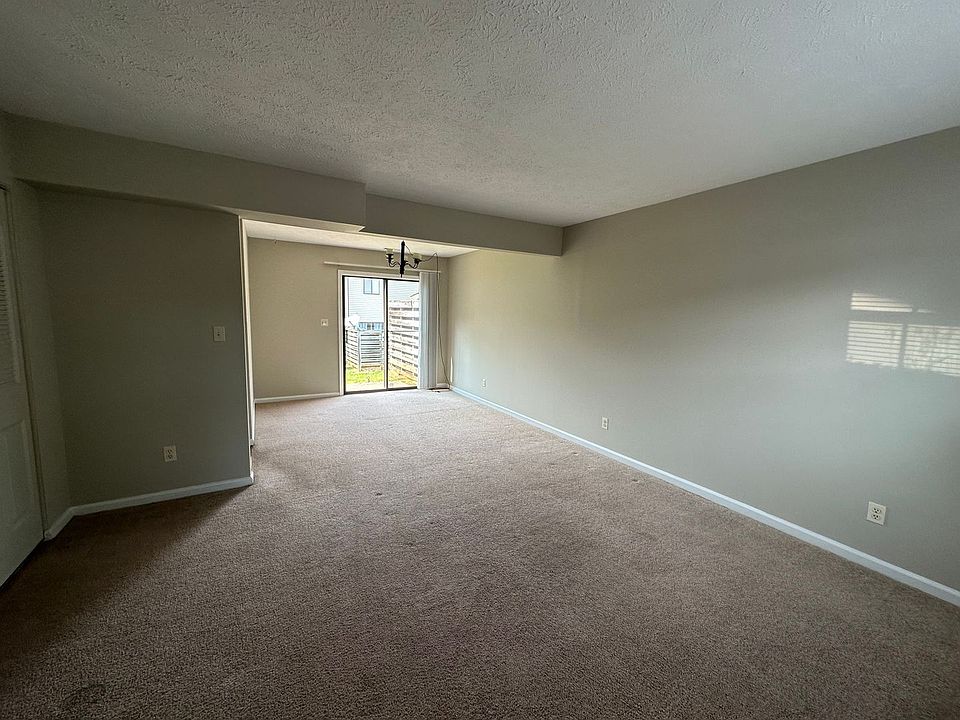 2nd image of 67 Countryplace Ln