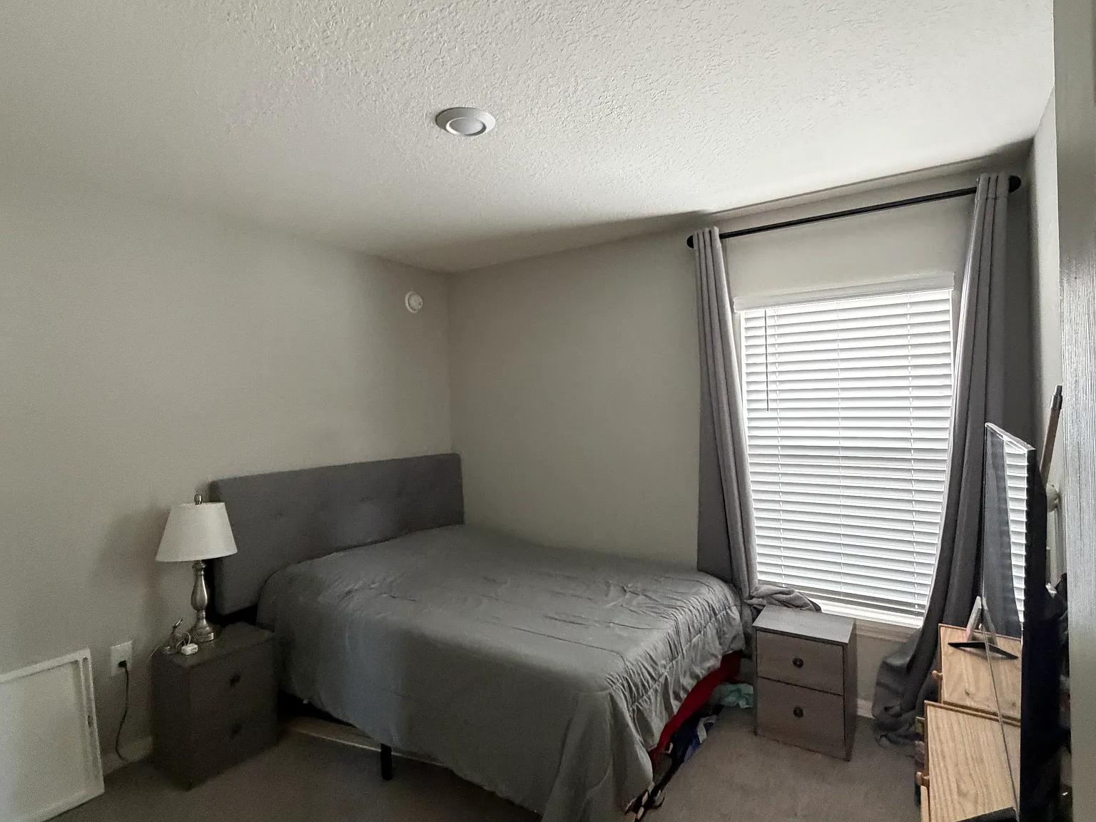 4 bed, 1802 sqft, $900 — Photo 3