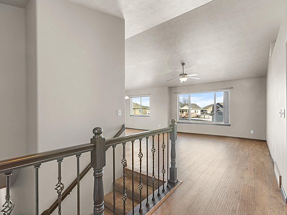 4th image of 318 Thelma Ave