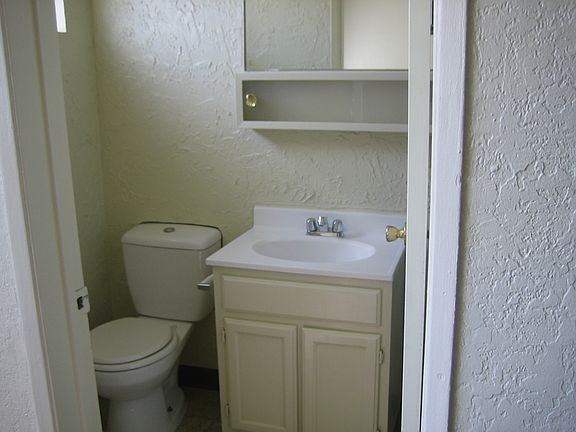 5th image of 11604 Sylvan St APT 3