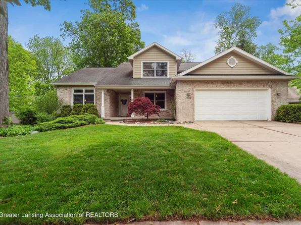 1058 Buckingham Rd, Haslett, MI 48840