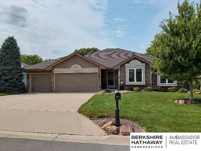 1st image of 19712 Sterling Ct
