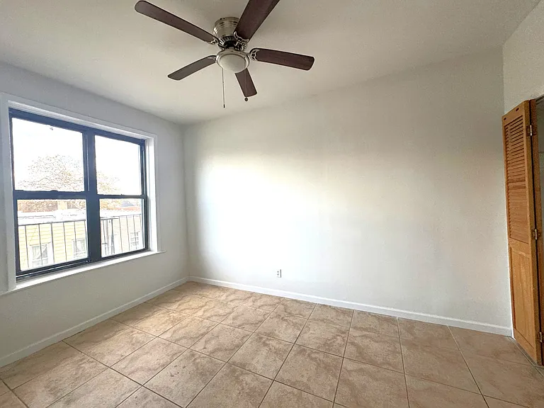2027 Stillwell Ave #3F — Photo 4