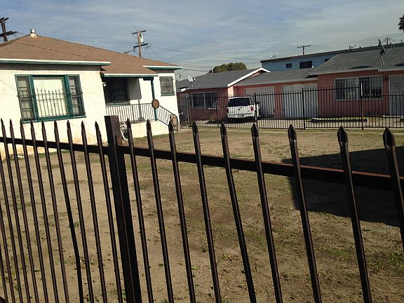 3rd image of 1143 W 106th St