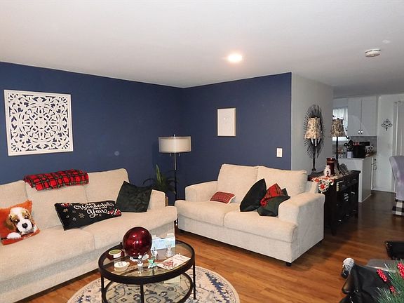 3rd image of 945 Riverside Dr APT 5B