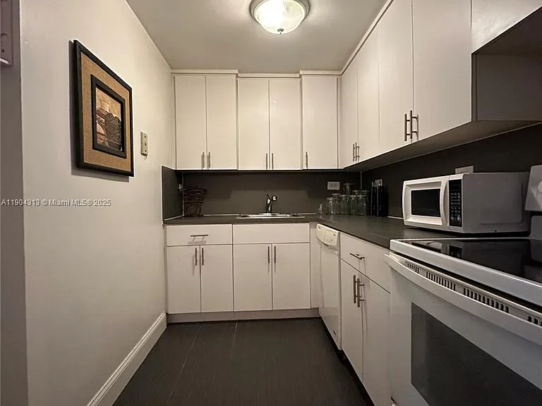 1720 NW North River Dr #305 — Photo 10
