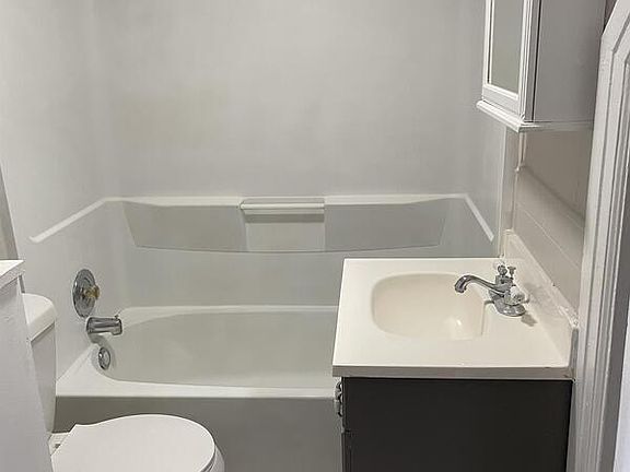 4th image of 2283 10th St #2