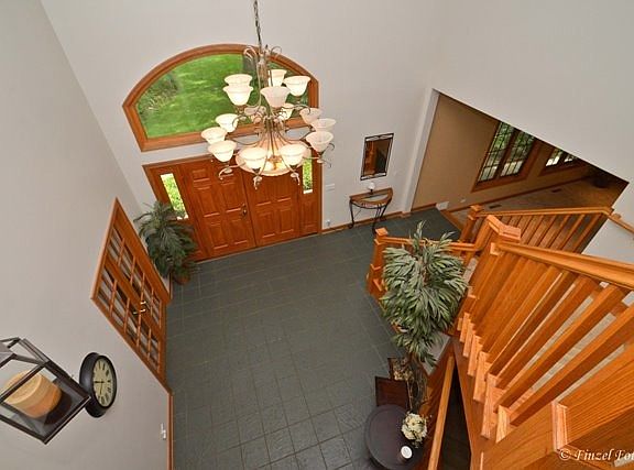 3rd image of 16119 Burr Oak Dr