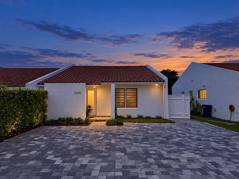 2420 SW 102nd Ave