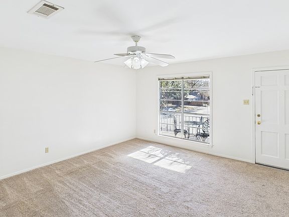 3rd image of 109 Wood St