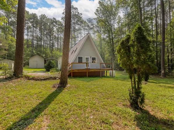 124 Leisure Ln, Macon, NC 27551