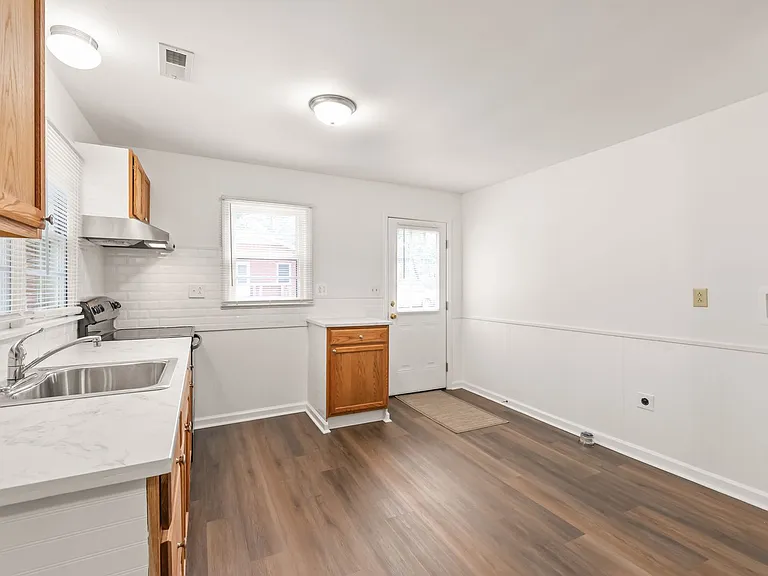 607 N Rocky River Rd — Photo 8