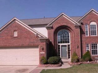 34603 Fontana Dr, Sterling Heights, MI 48312