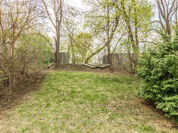 368 Lara Woods, Mississauga, ON L5A 3A9