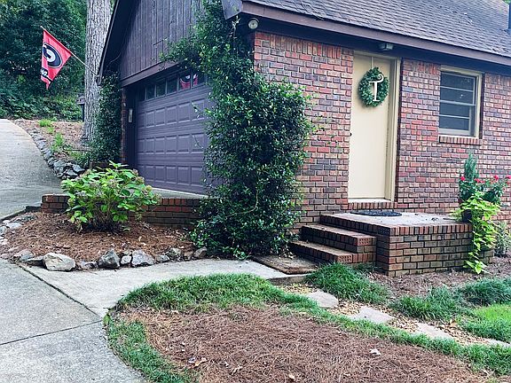 3rd image of 392 Willow Ln