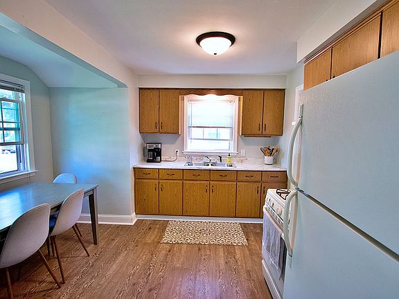 5th image of 442 Harrison Ave