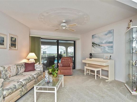 5th image of 17 Falconwood CT
