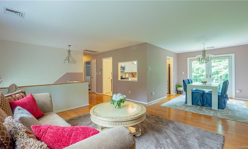 1st image of 2633 Broadview Dr