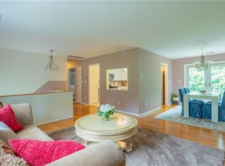 2633 Broadview Dr, Yorktown Heights, NY 10598