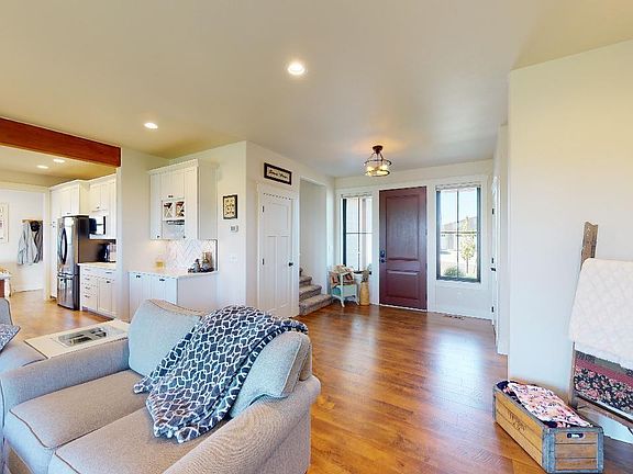 3rd image of 2130 NW Canyon View Dr
