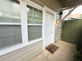 1217 Market St APT 1, Galveston, TX 77550