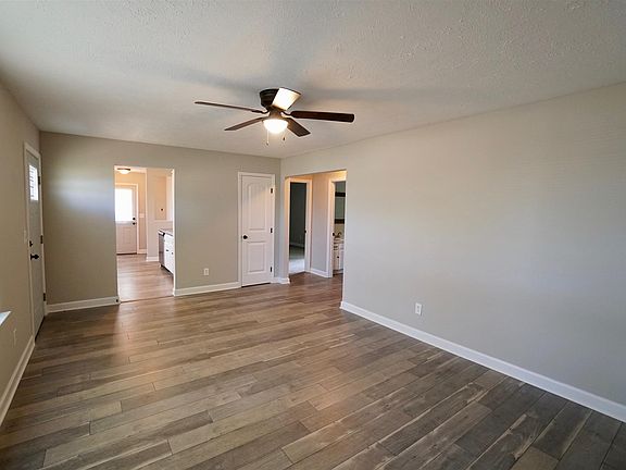 4th image of 7109 Corner Dr