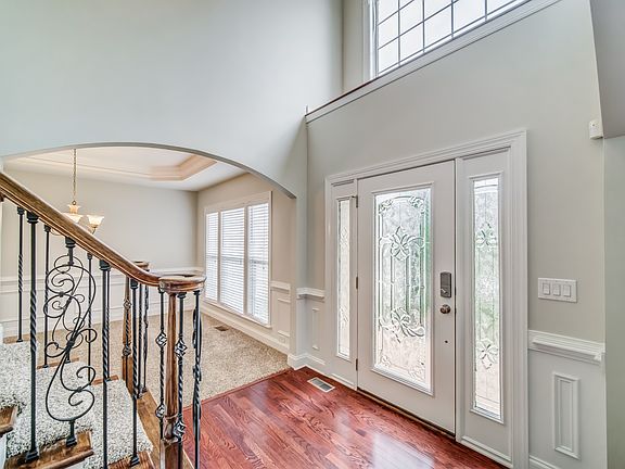 5th image of 3875 Brookhollow Dr