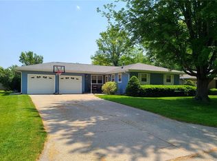 1114 E 14th St S, Newton, IA 50208
