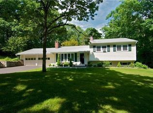 75 Sugarloaf Mountain Rd, Ridgefield, CT 06877