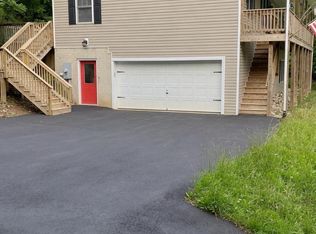1157 Granny Smith Rd, Linden, VA 22642