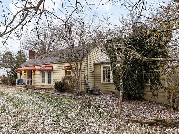 2nd image of 128 Clearview Ave