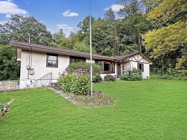 N336 Vanity DRIVE, La Crosse, WI 54601