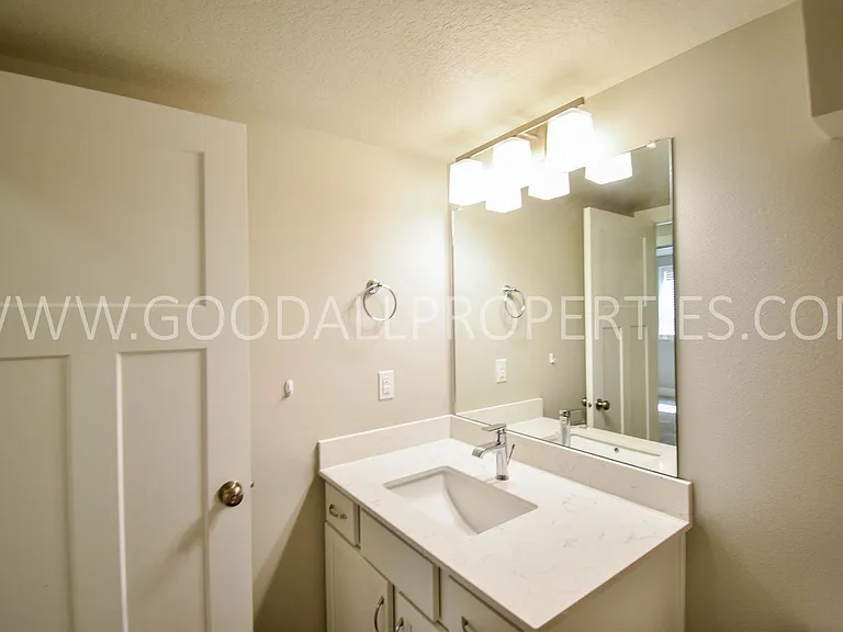 342 N Warrior Ln — Photo 25