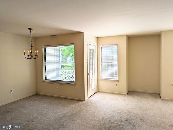 4th image of 405 Diamond Dr