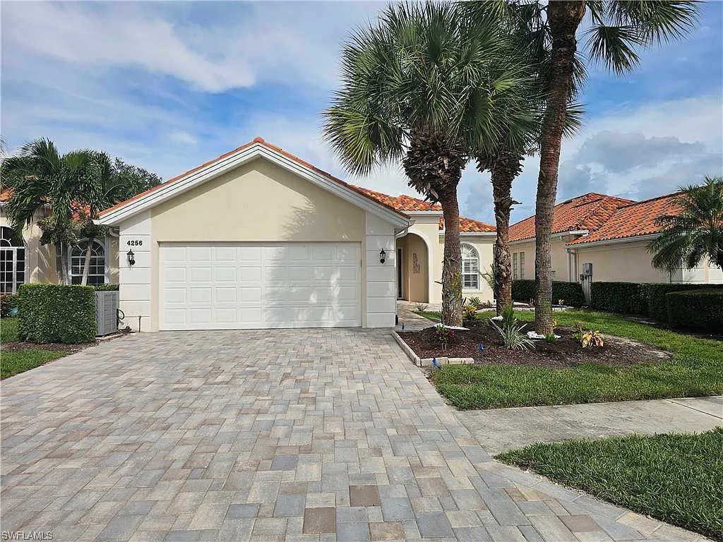 3 bed, 2.0 bath, 1983 sqft, $4,000 — Photo 1