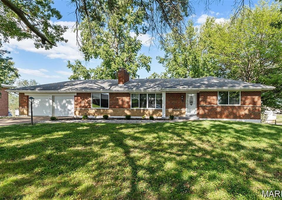 1st image of 22 Ranchview Dr