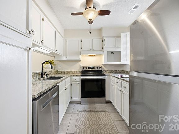 3rd image of 2500A Stradbrook Dr
