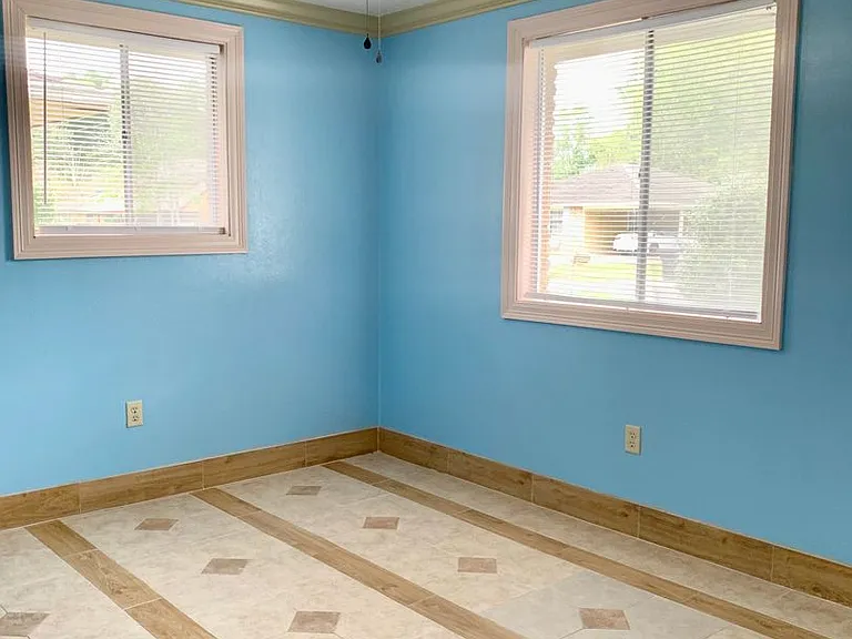 5255 Astoria Dr — Photo 7