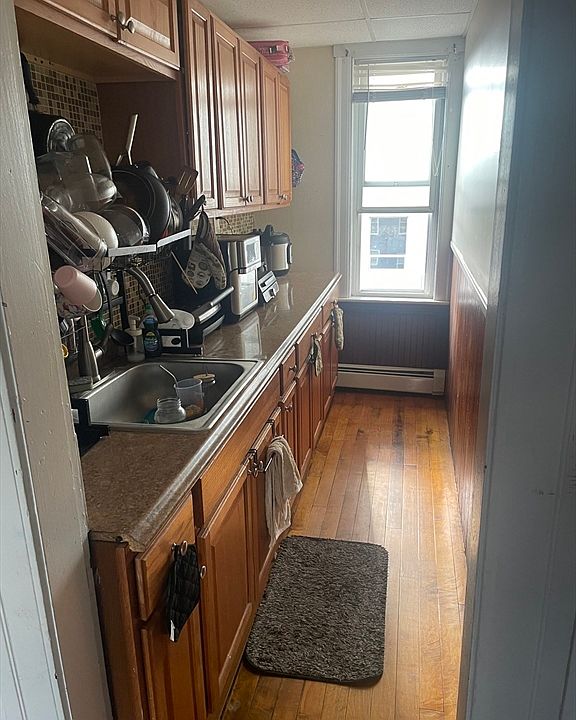2nd image of 76 Townsend St APT 1