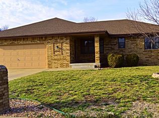 1223 Meyer Dr, Salina, KS 67401