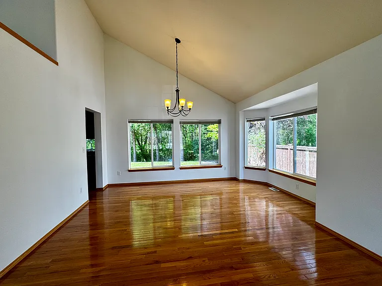 751 Bremerton Pl NE — Photo 7