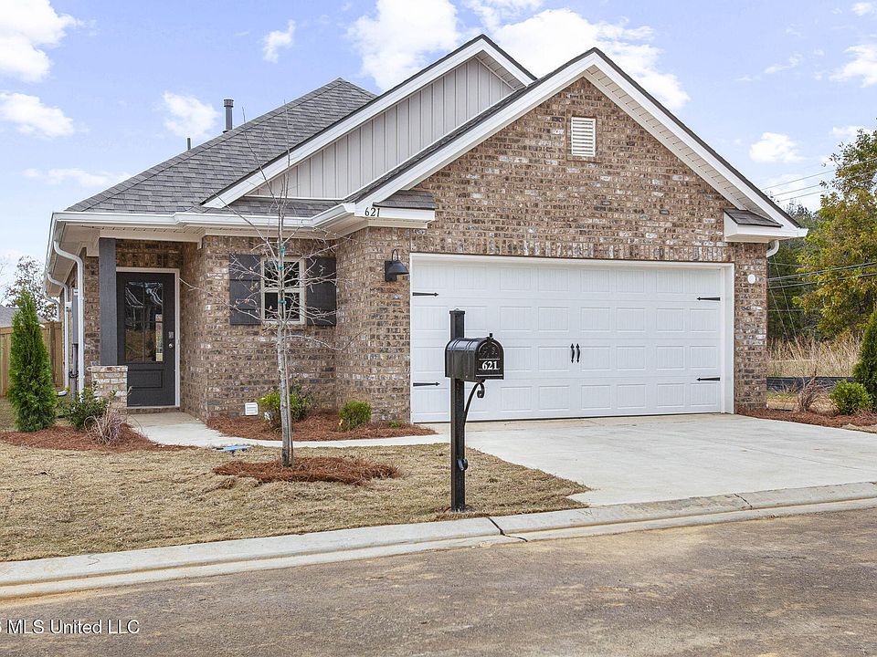 1st image of 621 Stillwater Cv