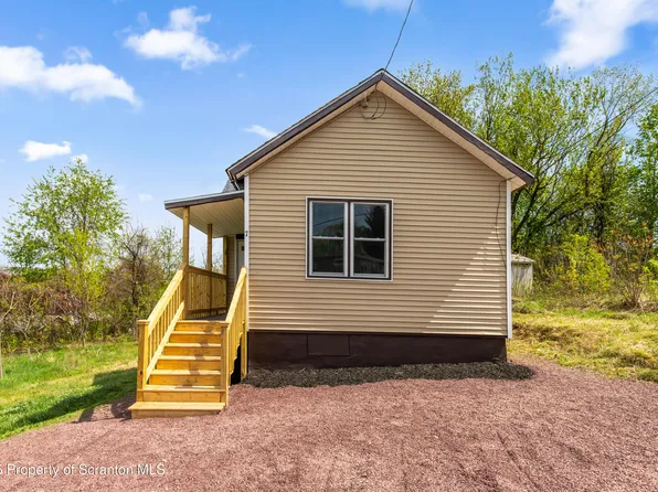 7 Hughes St, Hughestown, PA 18640