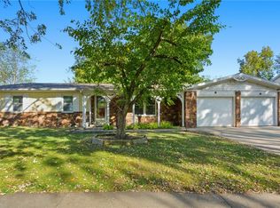 103 Oak St, Altamont, IL 62411