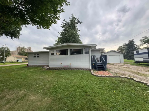 1103 Adams Ave, Juniata, NE 68955