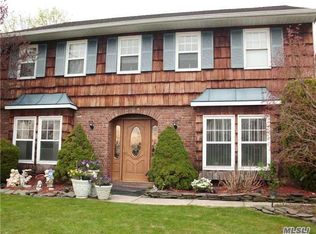 67 Glenmere Way, Holbrook, NY 11741