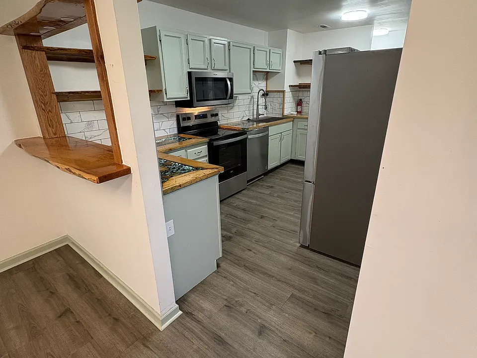 159 E Main St #C-12